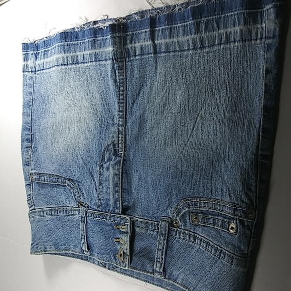 Piper & Blue Denim Skirt. - Picture 6 of 6